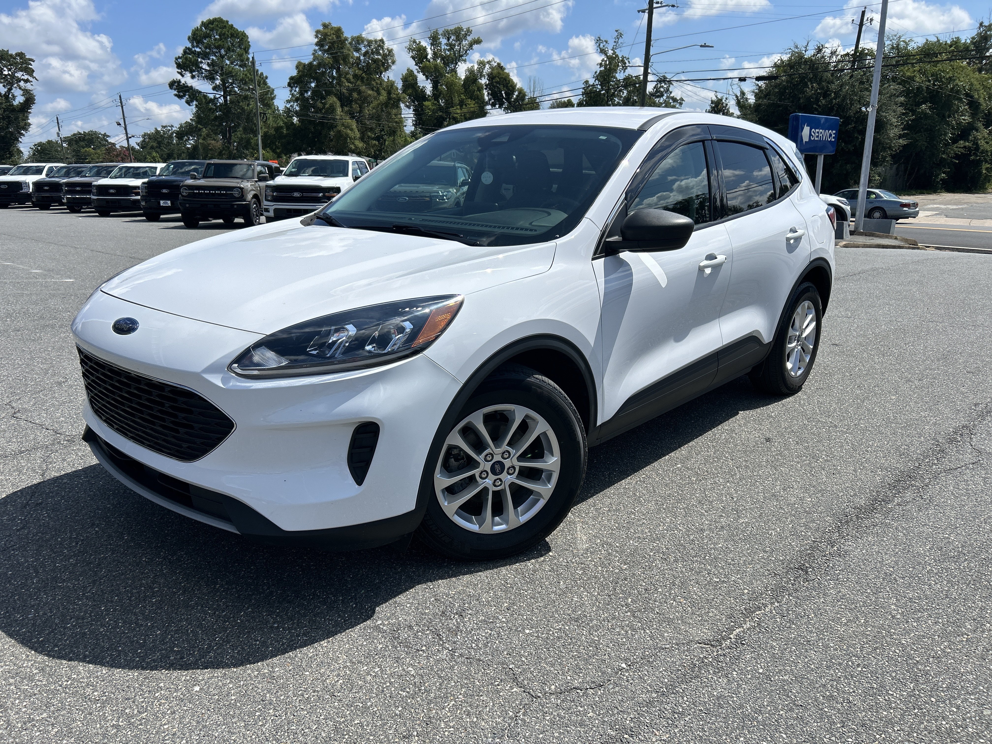 Used 2022 Ford Escape SE w/ Convenience Package FWD image 3
