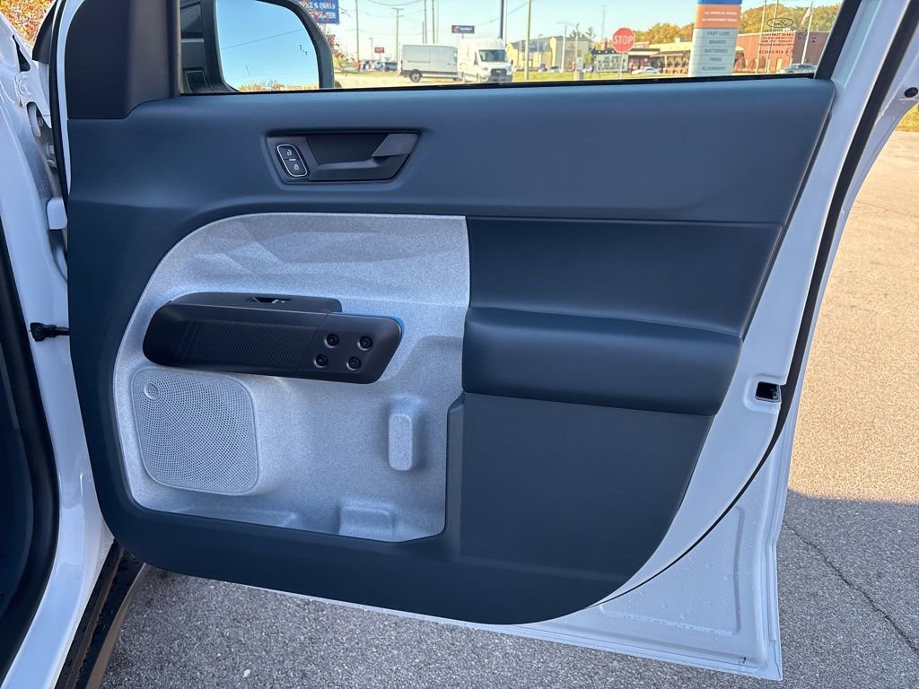 New 2025 Ford Maverick XLT image 24