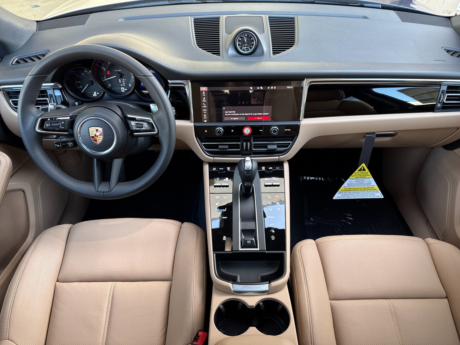 Certified 2026 Porsche Macan AWD/4WD image 6