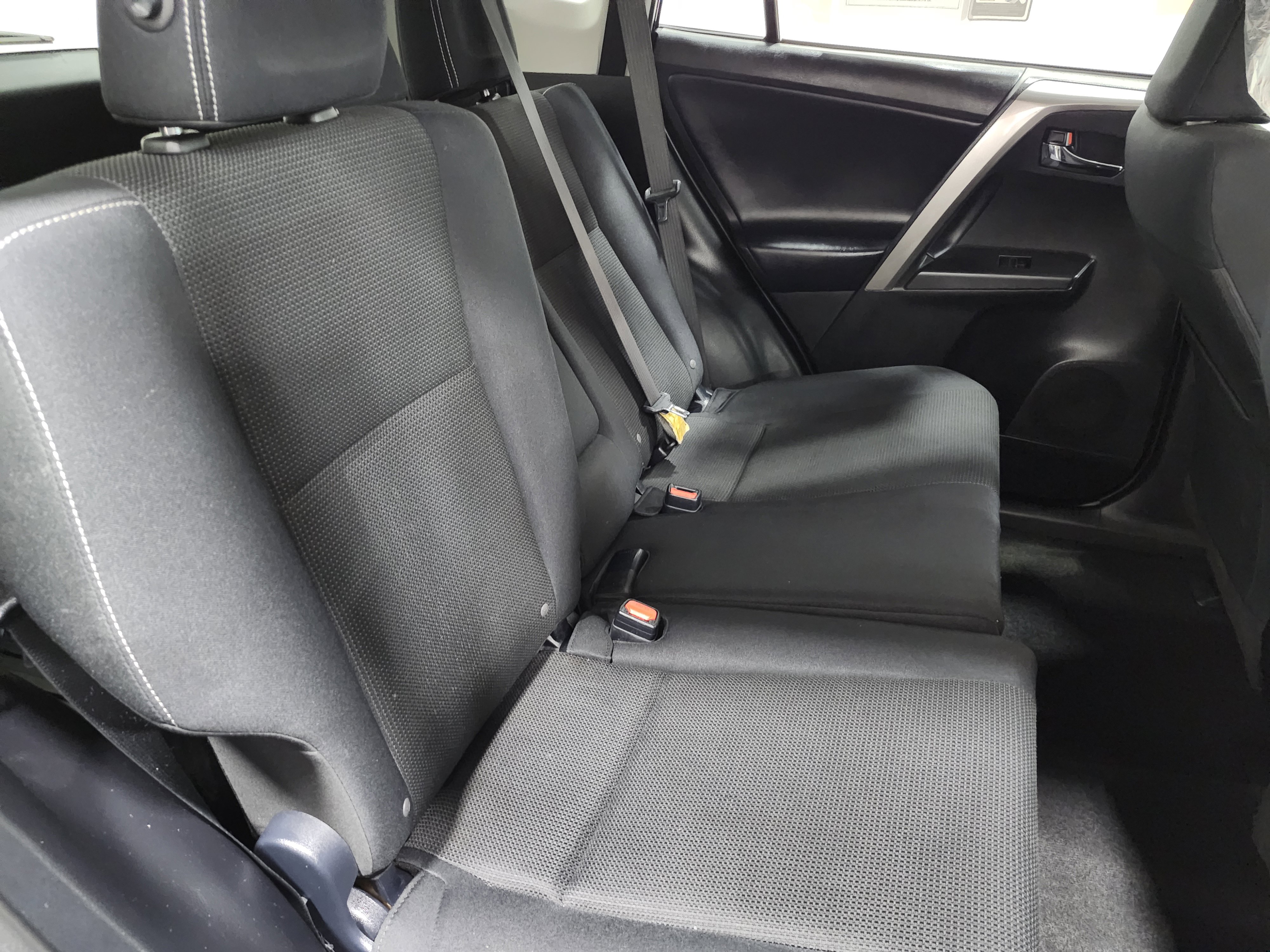 Used 2018 Toyota RAV4 XLE w/ Plus Extra Value Package image 19