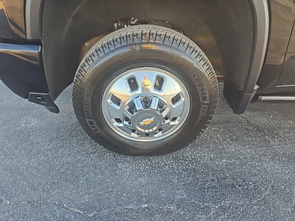 Used 2025 Chevrolet Silverado 3500 High Country w/ High Country Premium Package image 4