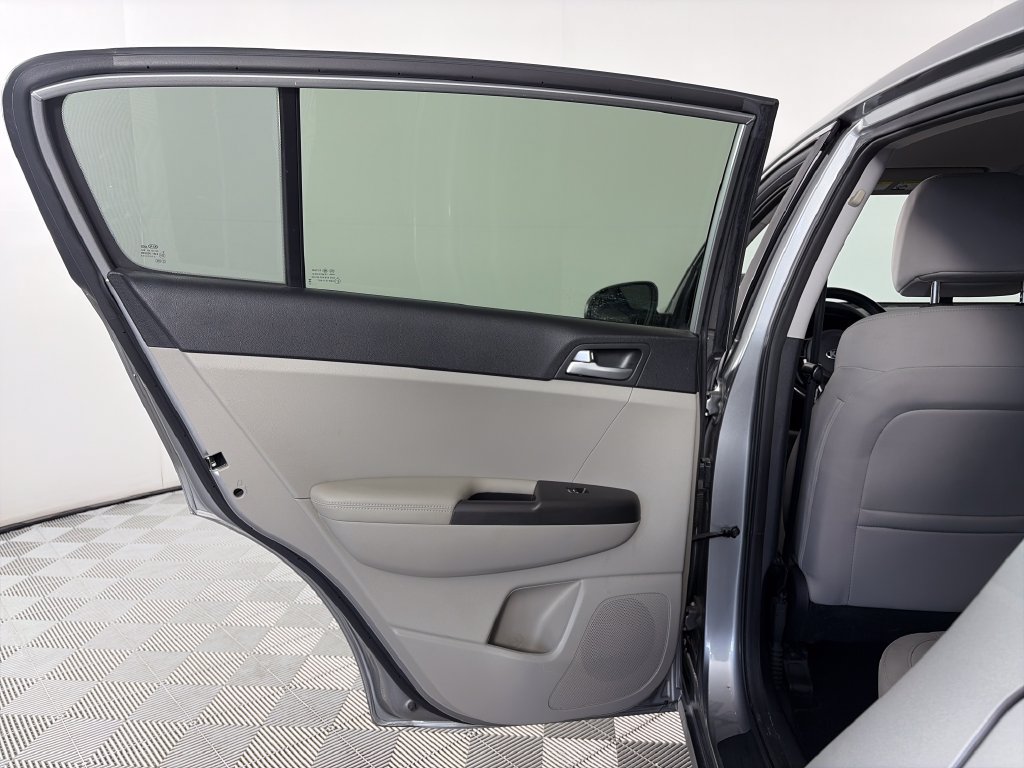 Used 2020 Kia Sportage LX FWD image 12