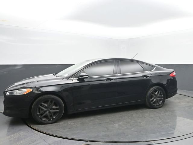 Used 2016 Ford Fusion SE w/ SE Cold Weather Package image 2