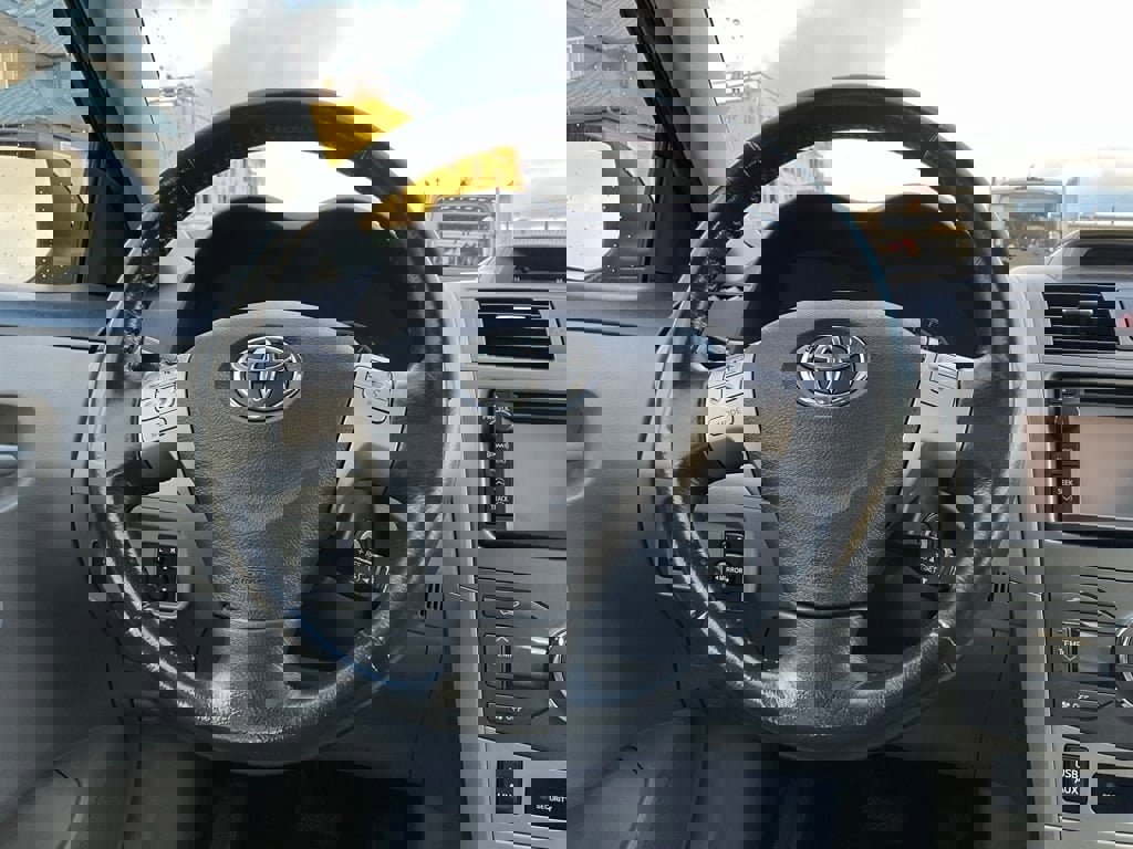 Used 2013 Toyota Corolla LE image 19