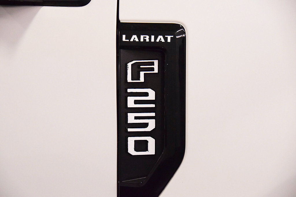 Used 2022 Ford F250 Lariat w/ Black Appearance Pkg AWD/4WD image 13