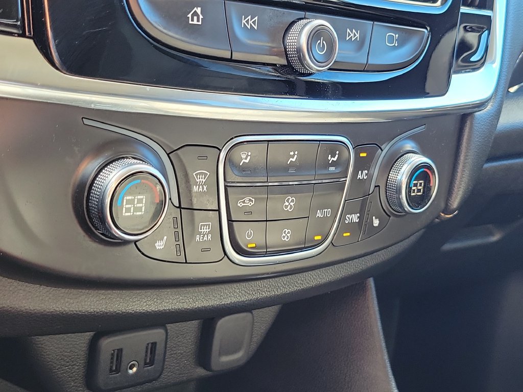 Used 2021 Chevrolet Traverse LT AWD/4WD image 23