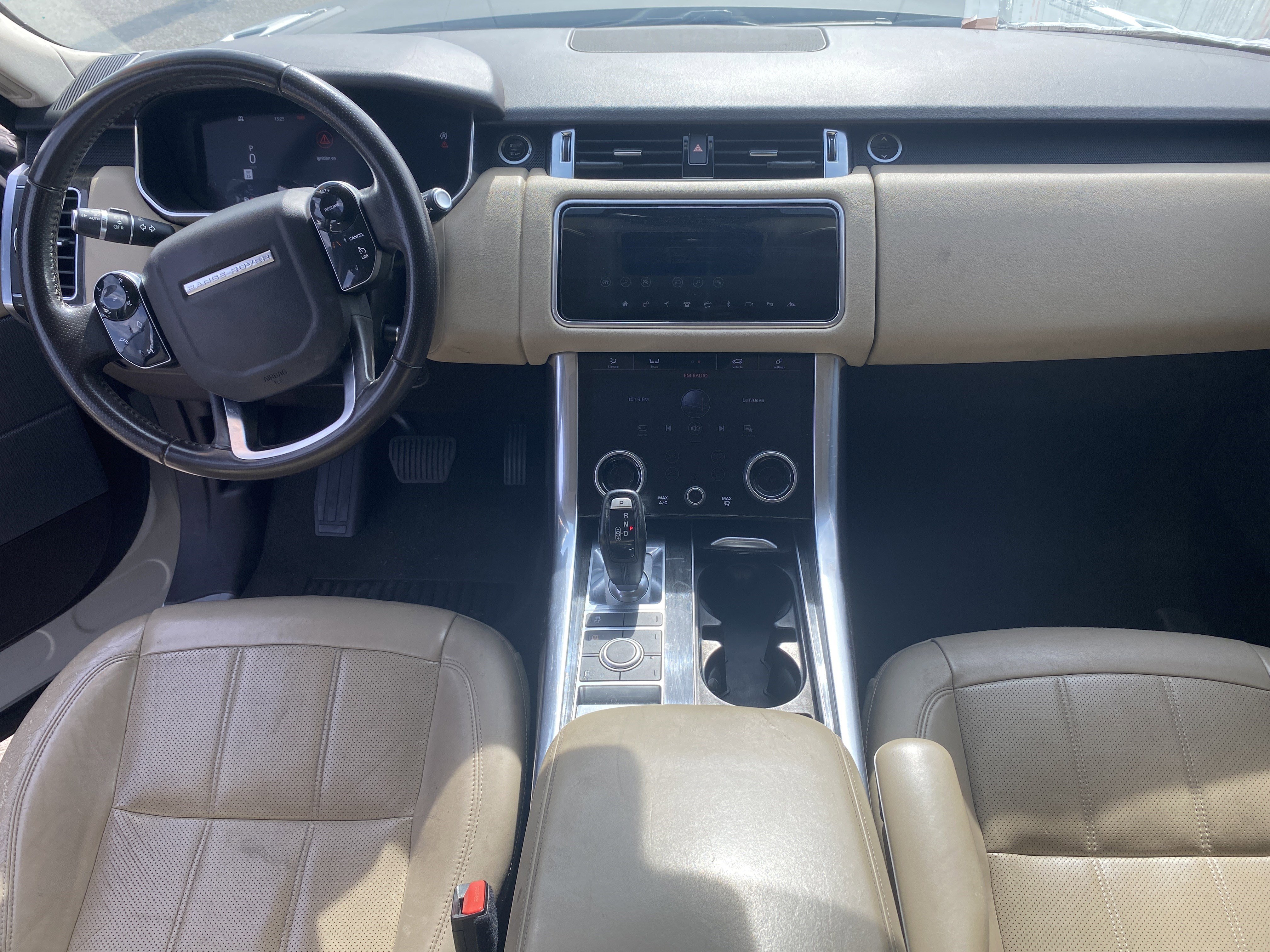 Used 2018 Land Rover Range Rover Sport HSE image 17