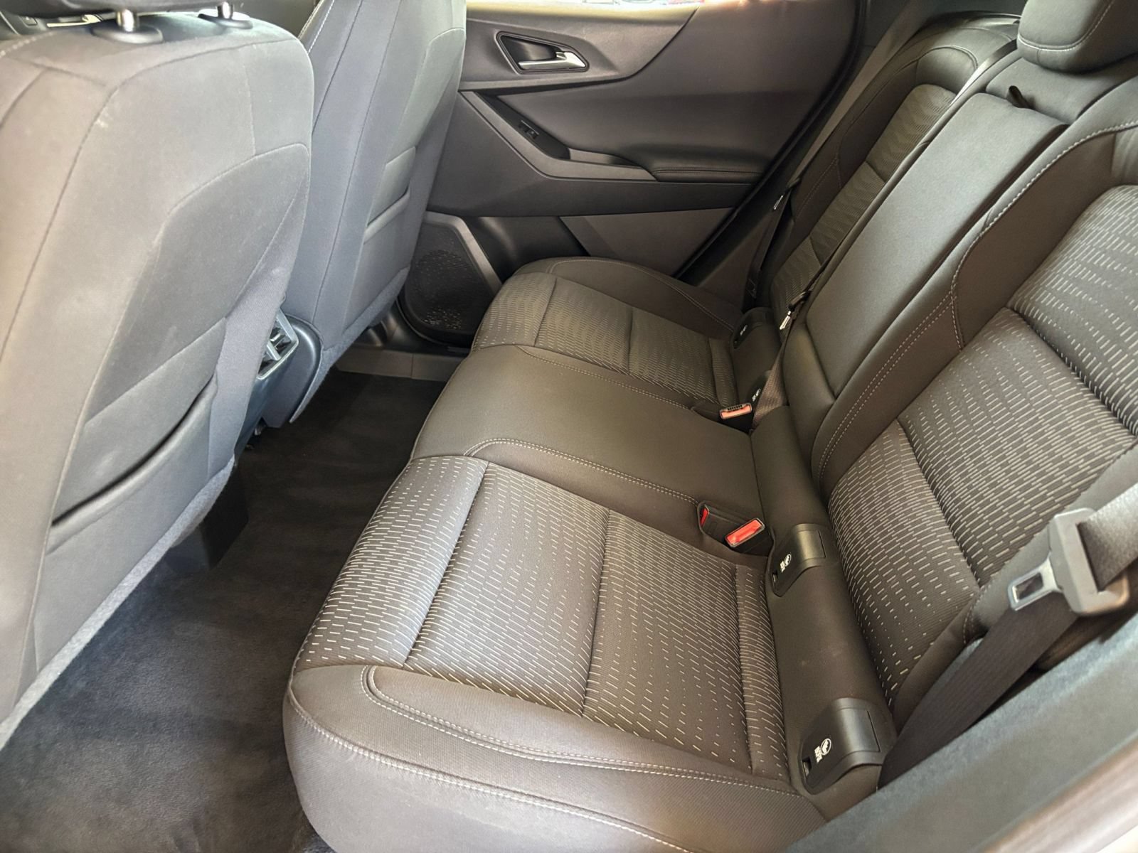Used 2025 Chevrolet Equinox LT FWD image 28