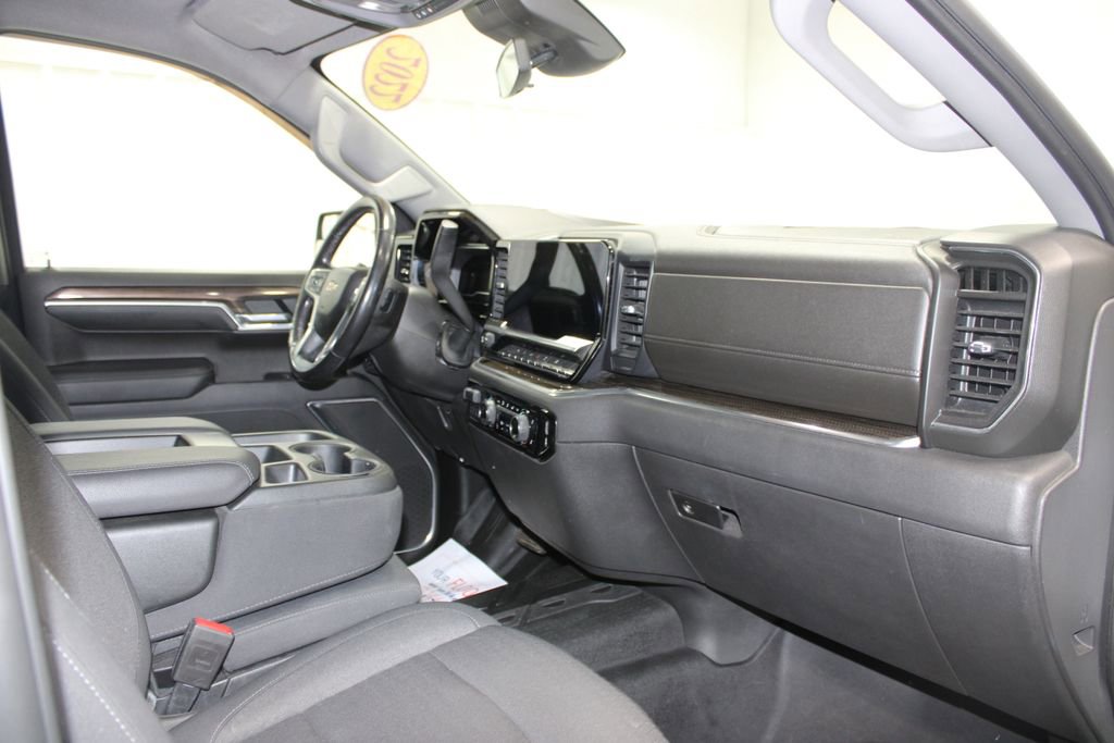 Used 2022 Chevrolet Silverado 1500 LT w/ Protection Package AWD/4WD image 31