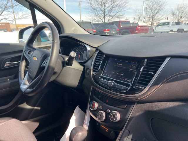 Used 2020 Chevrolet Trax LT w/ LT Convenience Package image 31