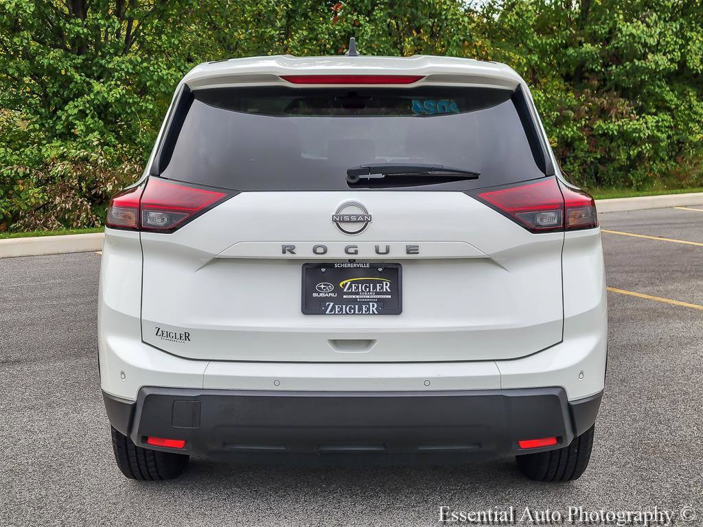 Used 2024 Nissan Rogue S FWD image 5