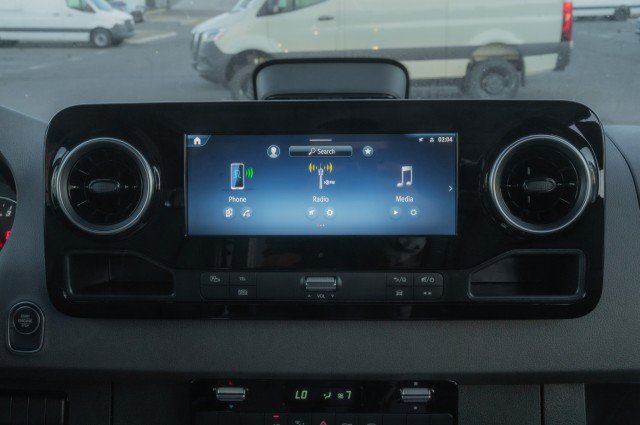 Used 2025 Mercedes-Benz Sprinter 2500 image 18