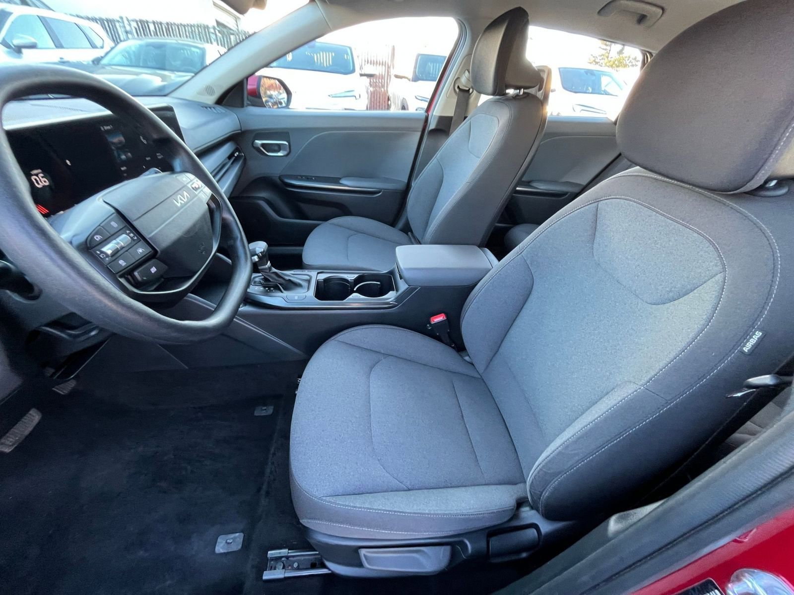 Used 2025 Kia K4 LXS image 25