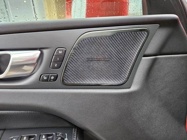 Used 2021 Volvo XC60 T5 Momentum w/ Advanced Package image 17