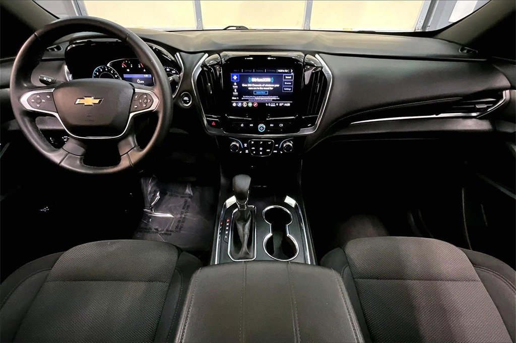Used 2023 Chevrolet Traverse LT image 15