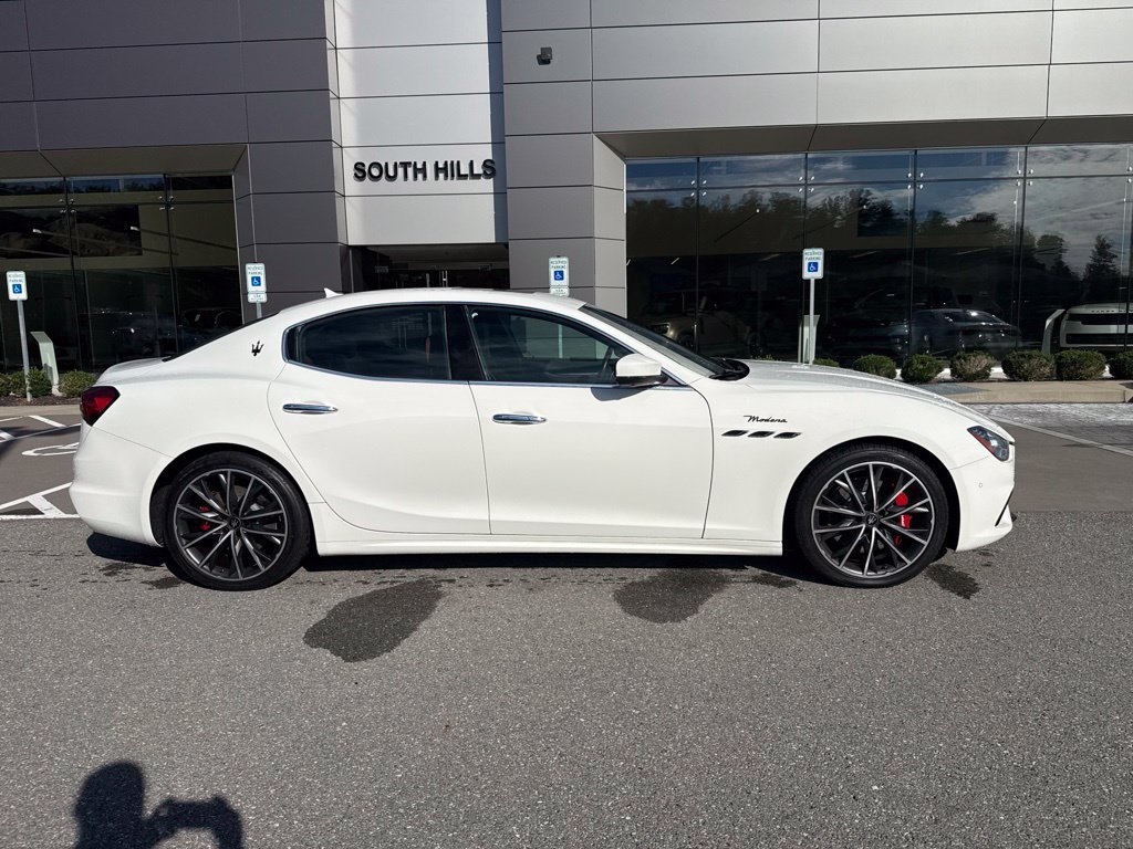 Used 2022 Maserati Ghibli Modena Q4 AWD/4WD image 5