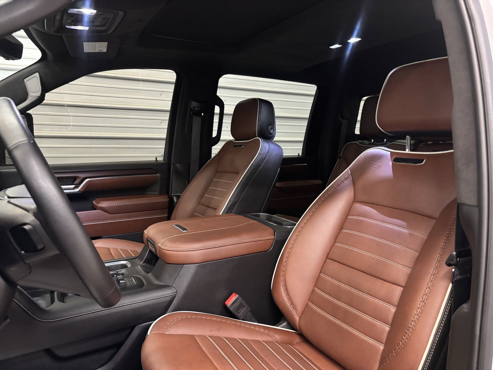 Used 2024 GMC Sierra 3500 Denali Ultimate image 13