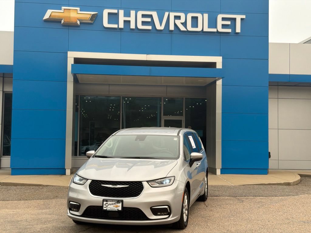 Used 2023 Chrysler Pacifica Touring-L FWD 360° Tour