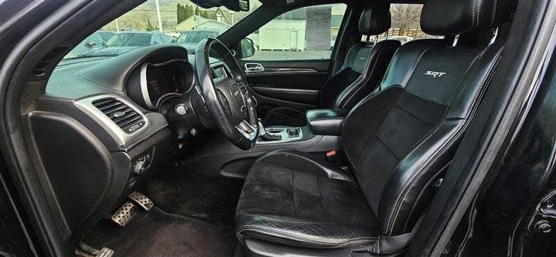 Used 2016 Jeep Grand Cherokee SRT image 15