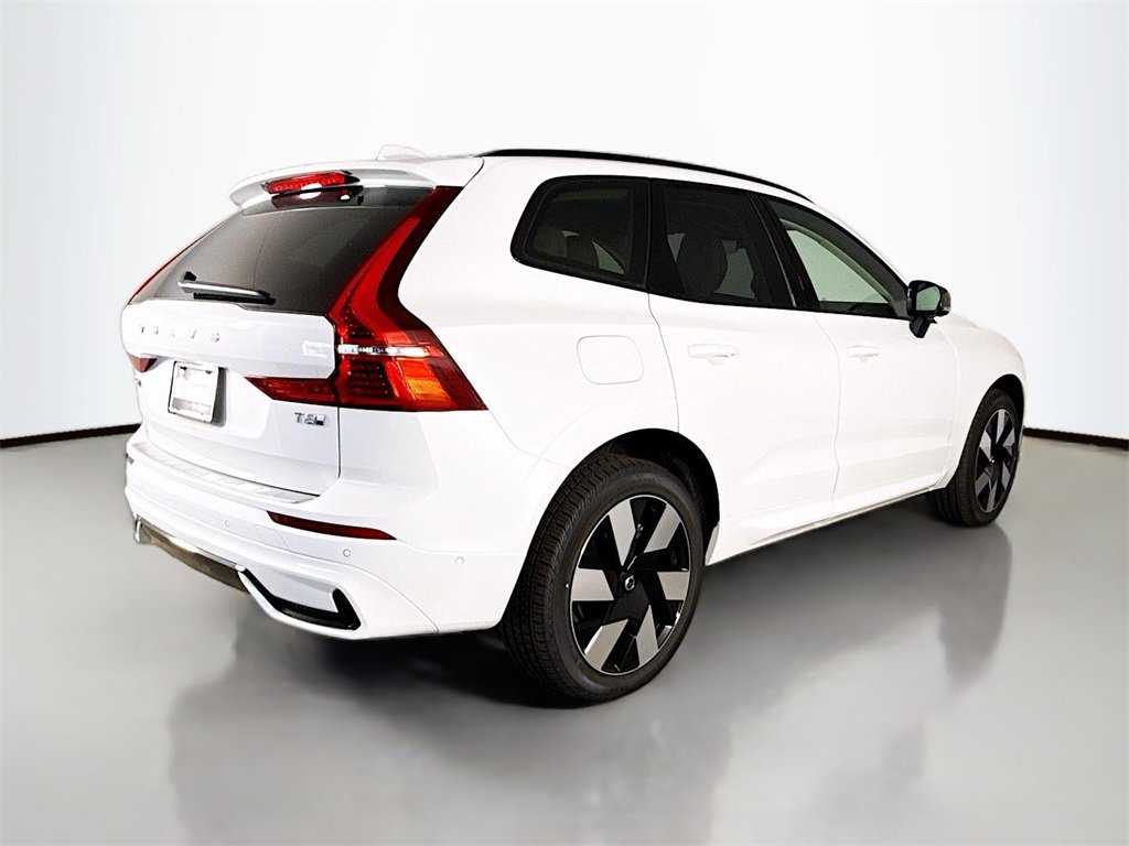 Used 2025 Volvo XC60 T8 Plus w/ Protection Package Premier image 7