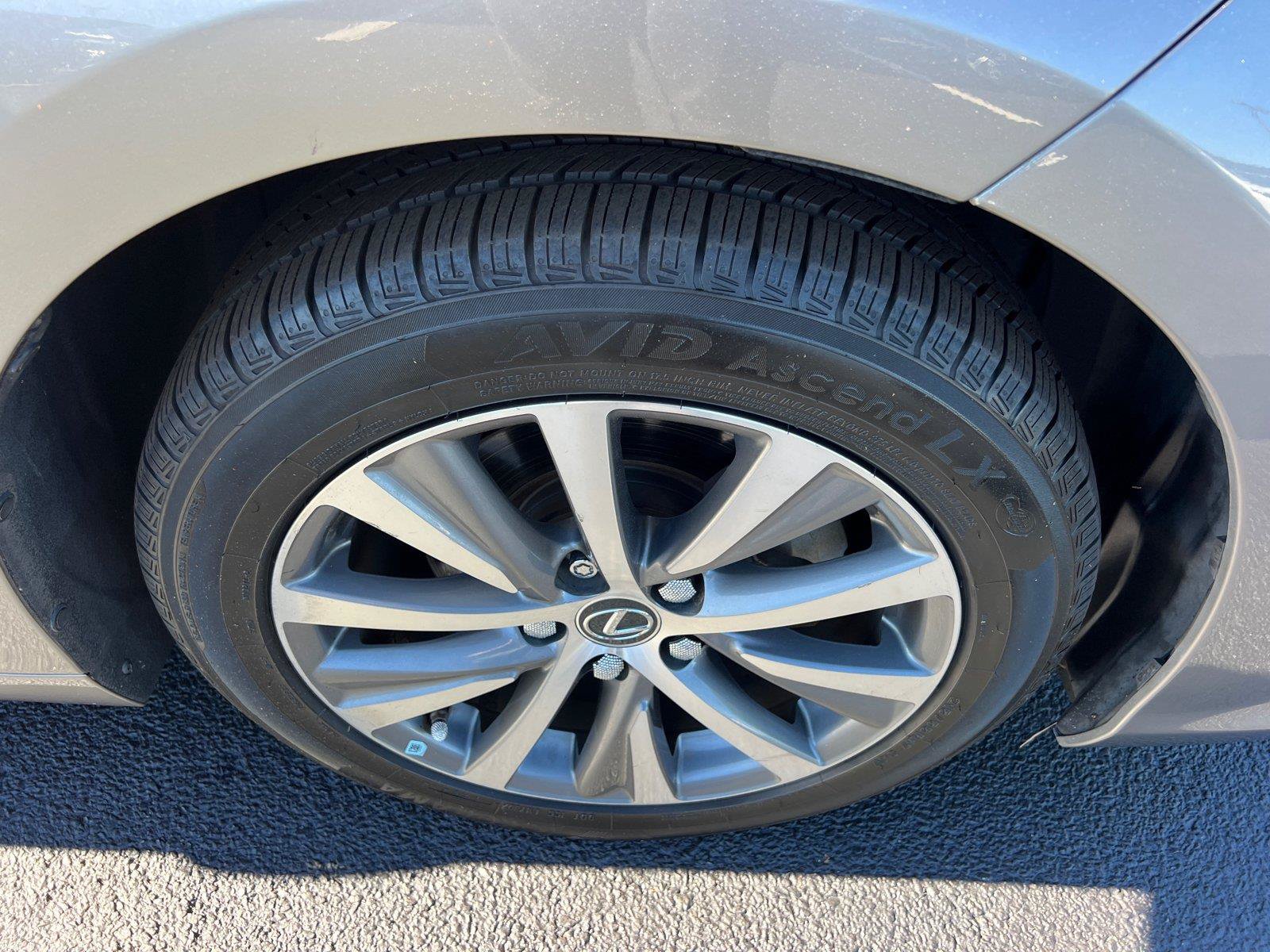 Used 2019 Lexus ES 350 w/ Accessory Package FWD image 12