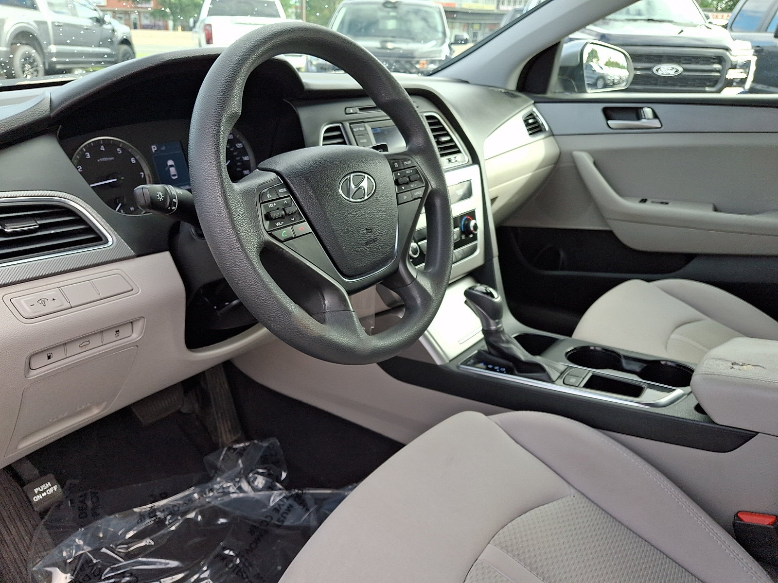 Used 2015 Hyundai Sonata SE FWD image 16