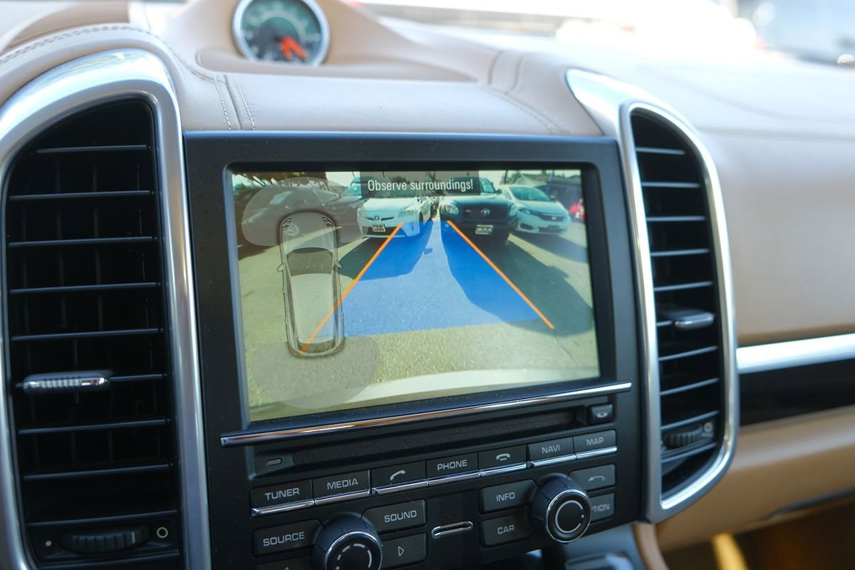 Used 2015 Porsche Cayenne S AWD/4WD image 23