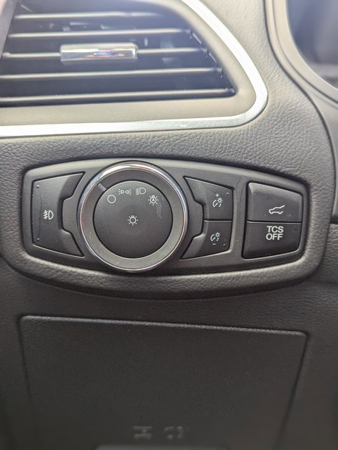 Used 2024 Ford Edge Titanium image 19