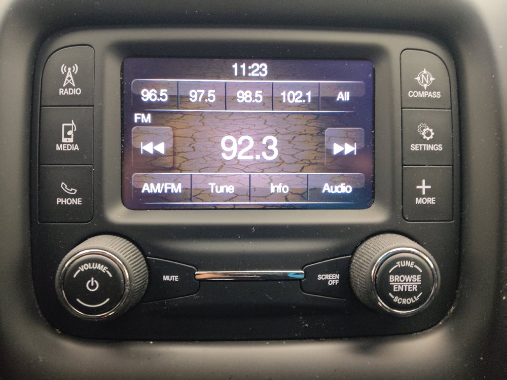 Used 2018 Jeep Compass Latitude w/ Safe & Security Group FWD image 25