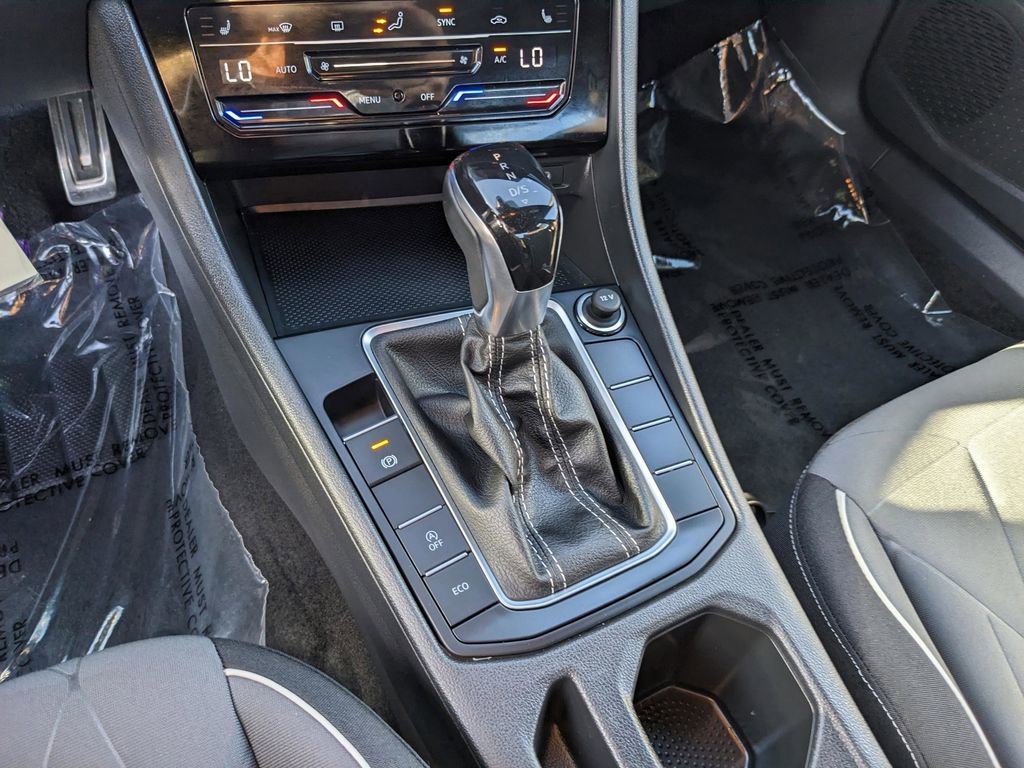 Used 2025 Volkswagen Jetta Sport image 21