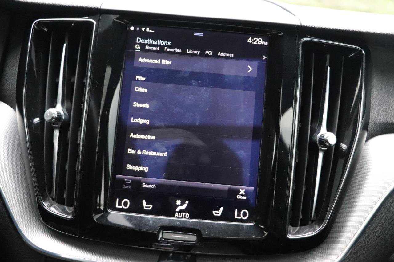 Used 2018 Volvo XC60 T8 R-Design w/ Convenience Package image 21