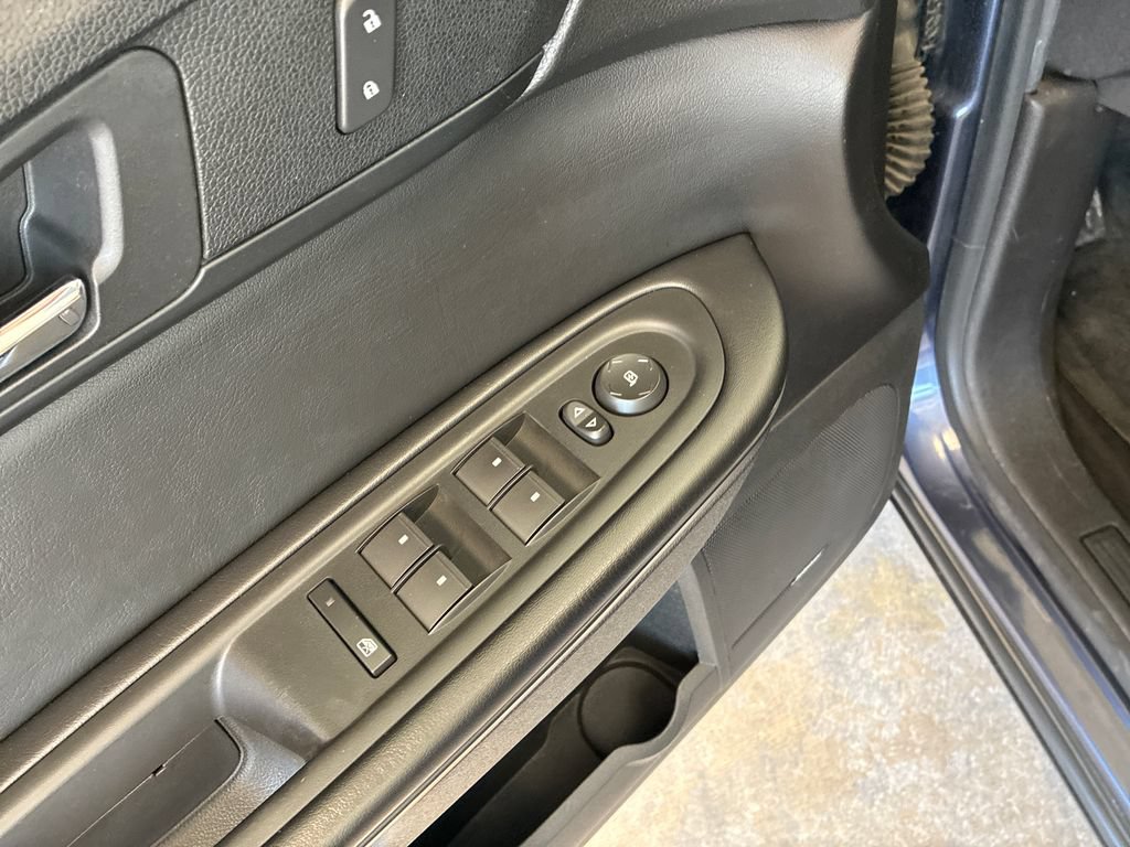 Used 2014 Chevrolet Traverse LT AWD/4WD image 11