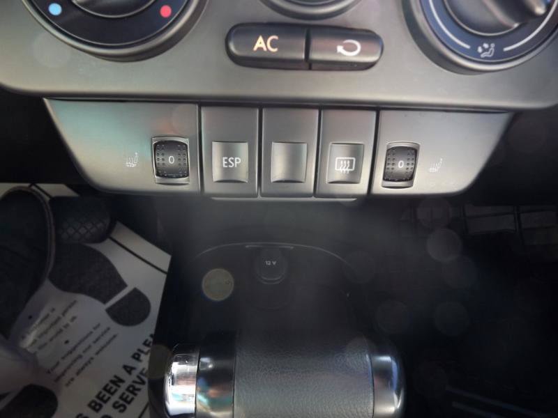 Used 2010 Volkswagen Beetle Convertible FWD image 21