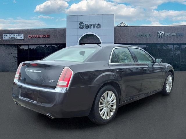 Used 2013 Chrysler 300 AWD w/ Driver Convenience Group image 6