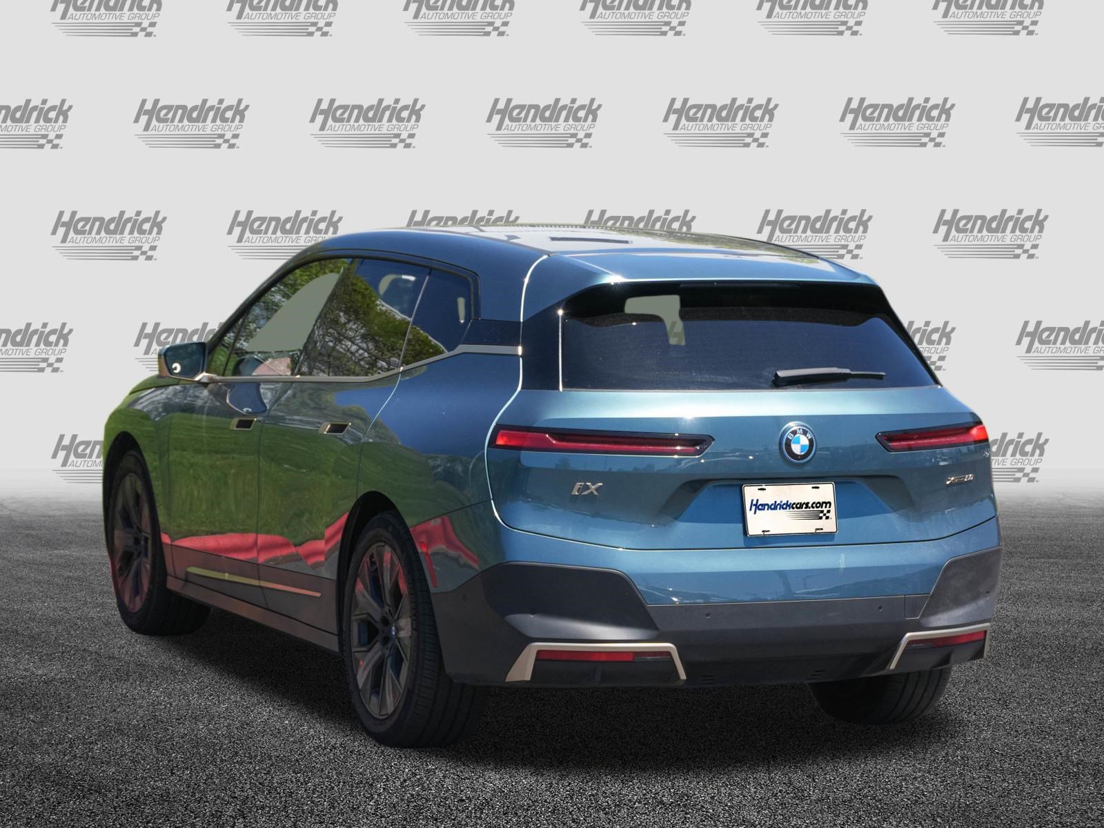Certified 2023 BMW iX xDrive50 w/ Premium Package AWD/4WD image 7