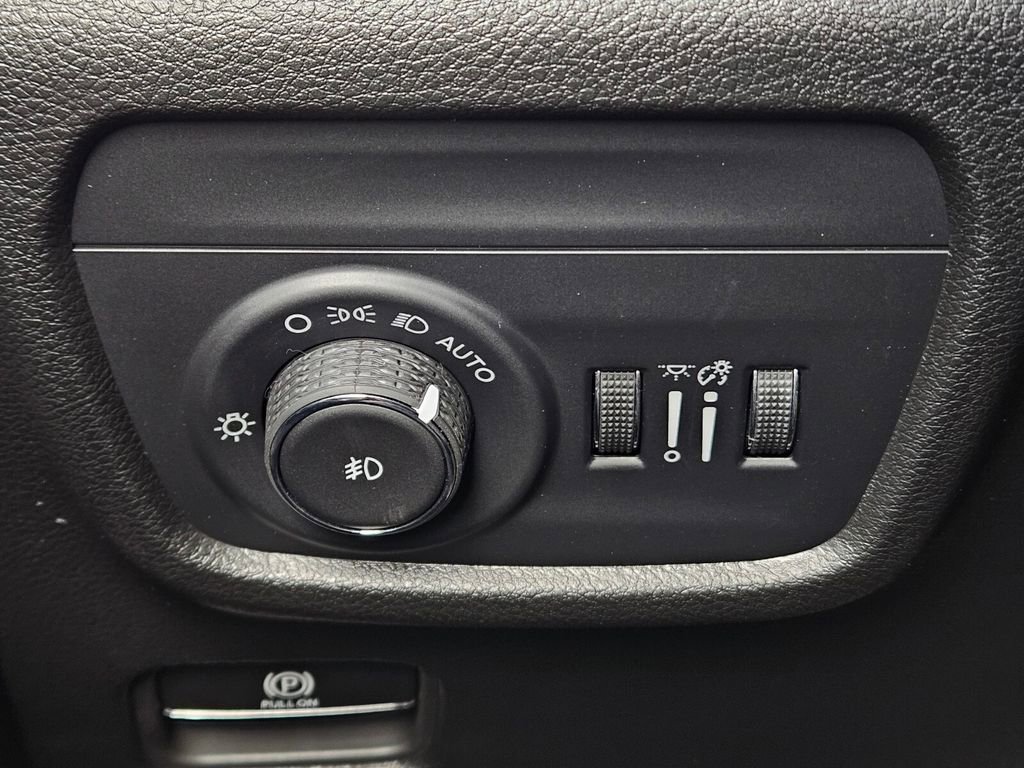 New 2025 Jeep Grand Cherokee Limited image 23