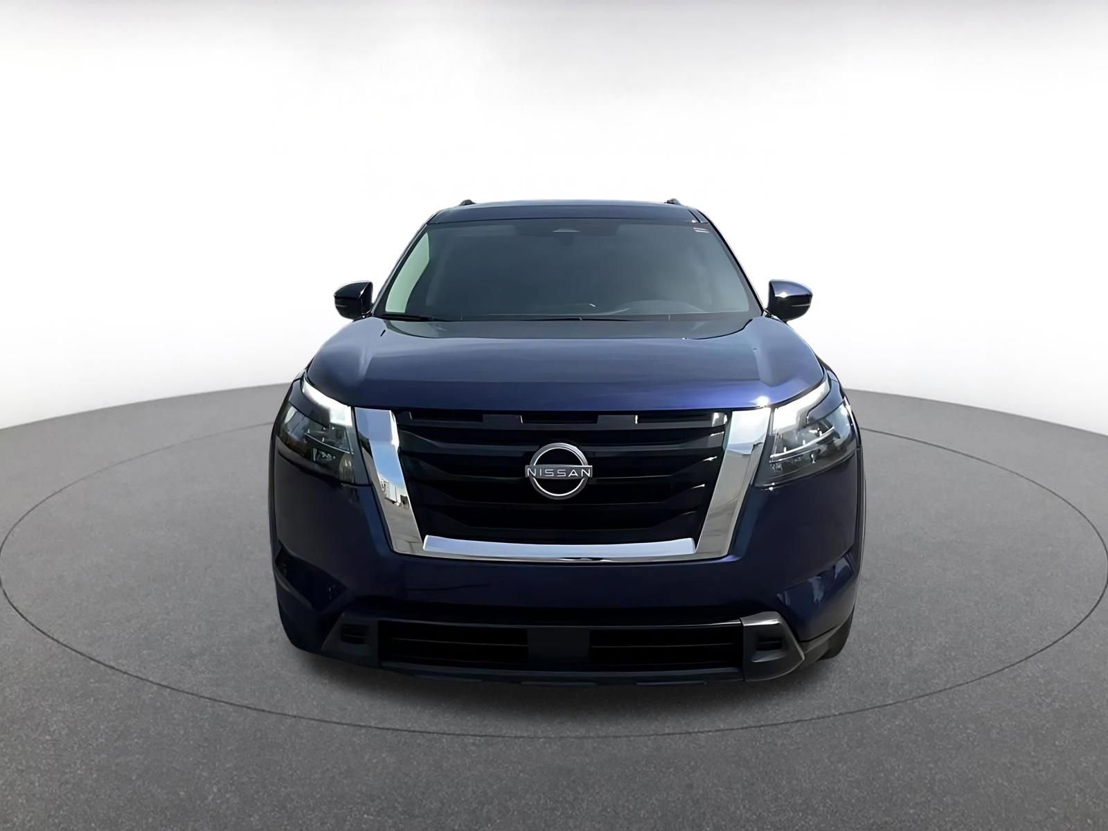 Used 2025 Nissan Pathfinder SV AWD/4WD image 4
