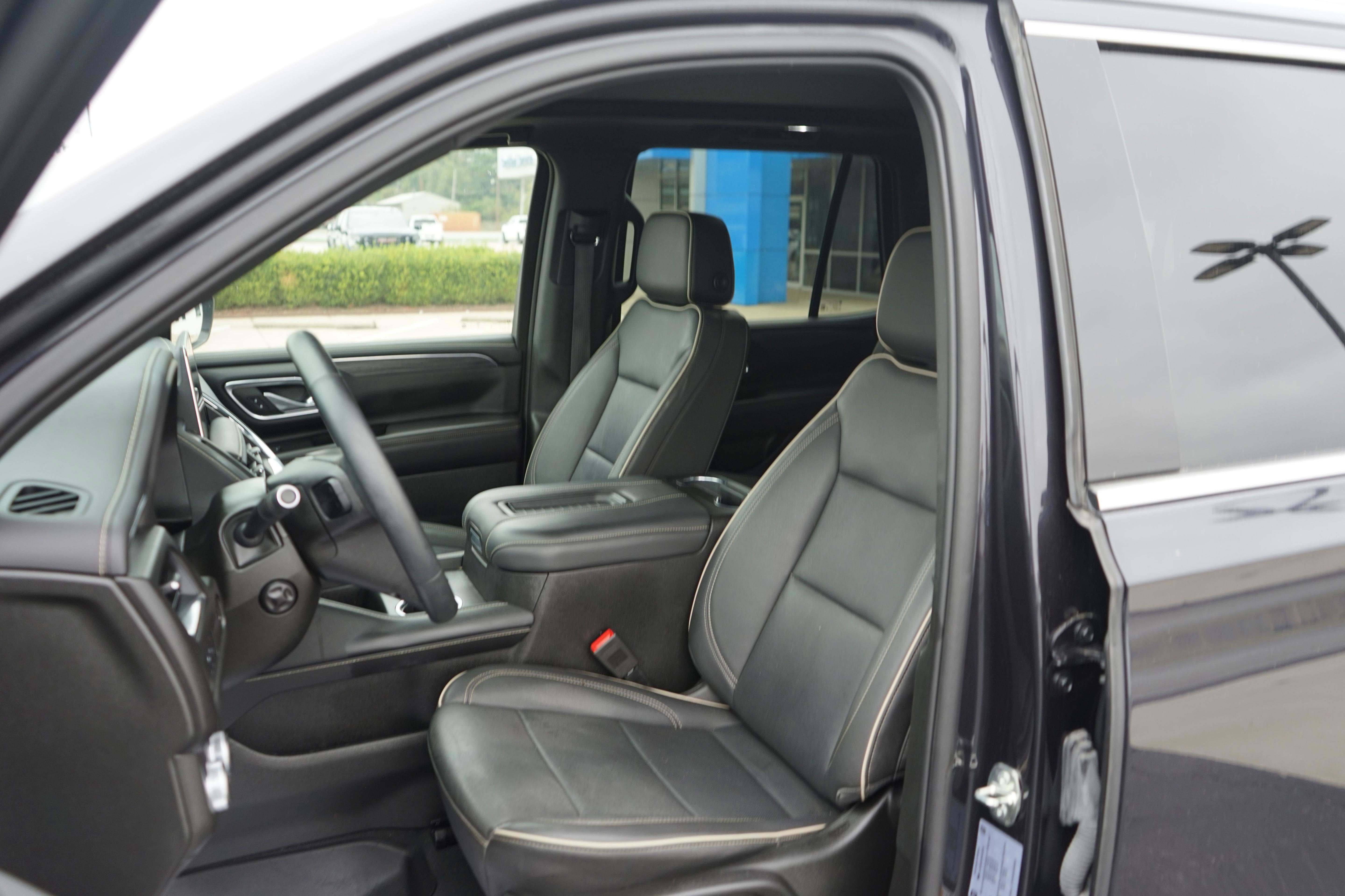 Used 2023 GMC Yukon SLT w/ SLT Premium Package AWD/4WD image 9