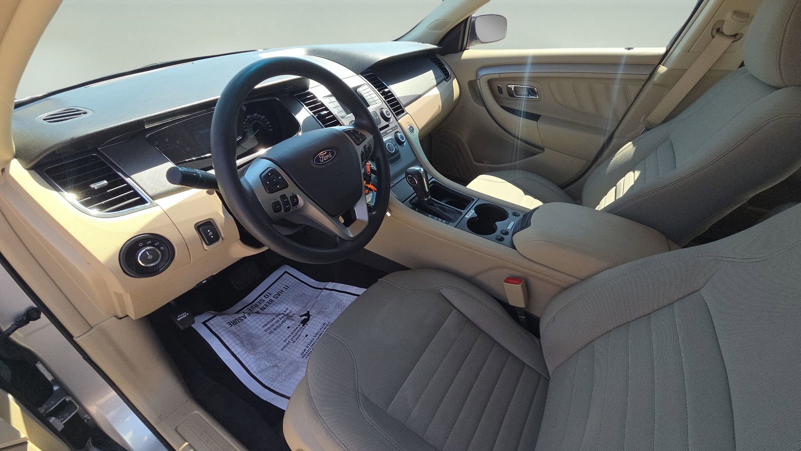 Used 2018 Ford Taurus SE FWD image 24