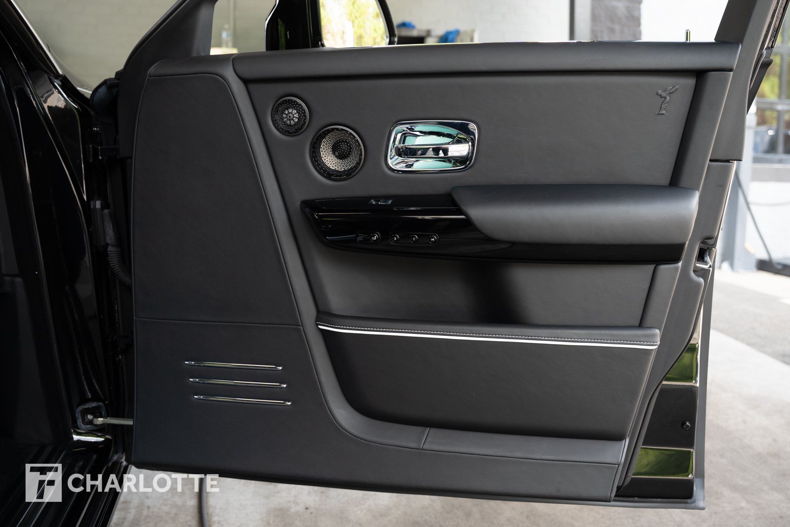 Used 2023 Rolls-Royce Phantom Extended Wheelbase RWD image 32