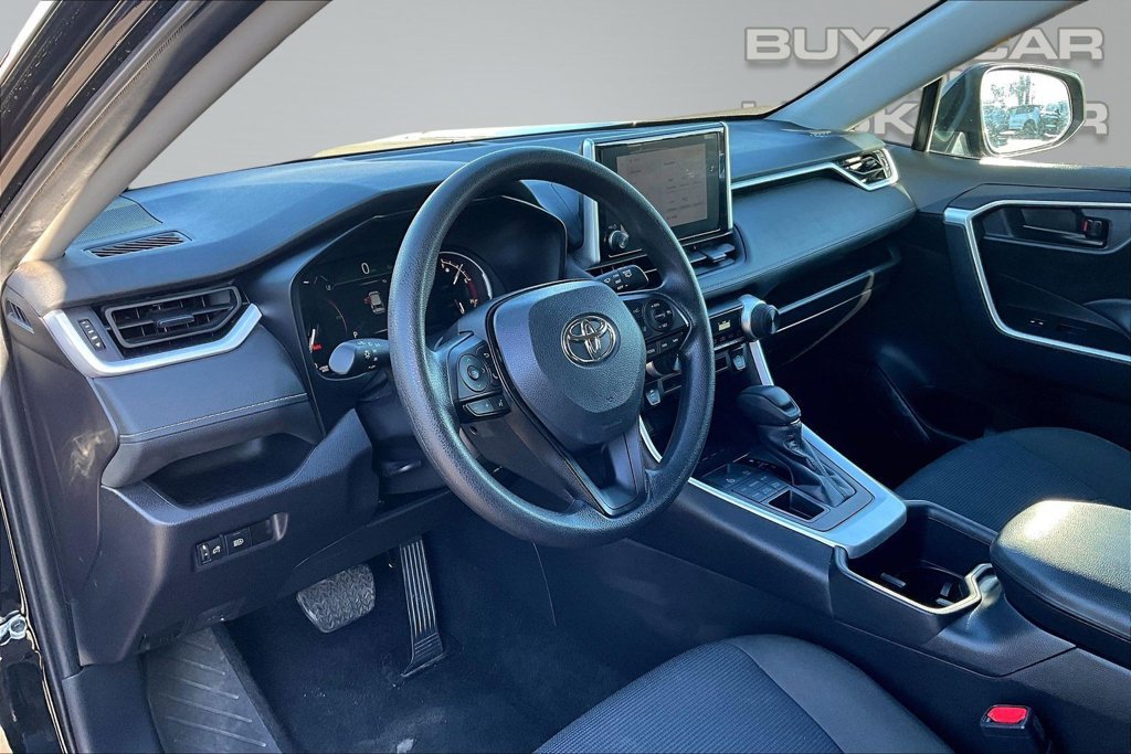 Used 2025 Toyota RAV4 LE AWD/4WD image 14