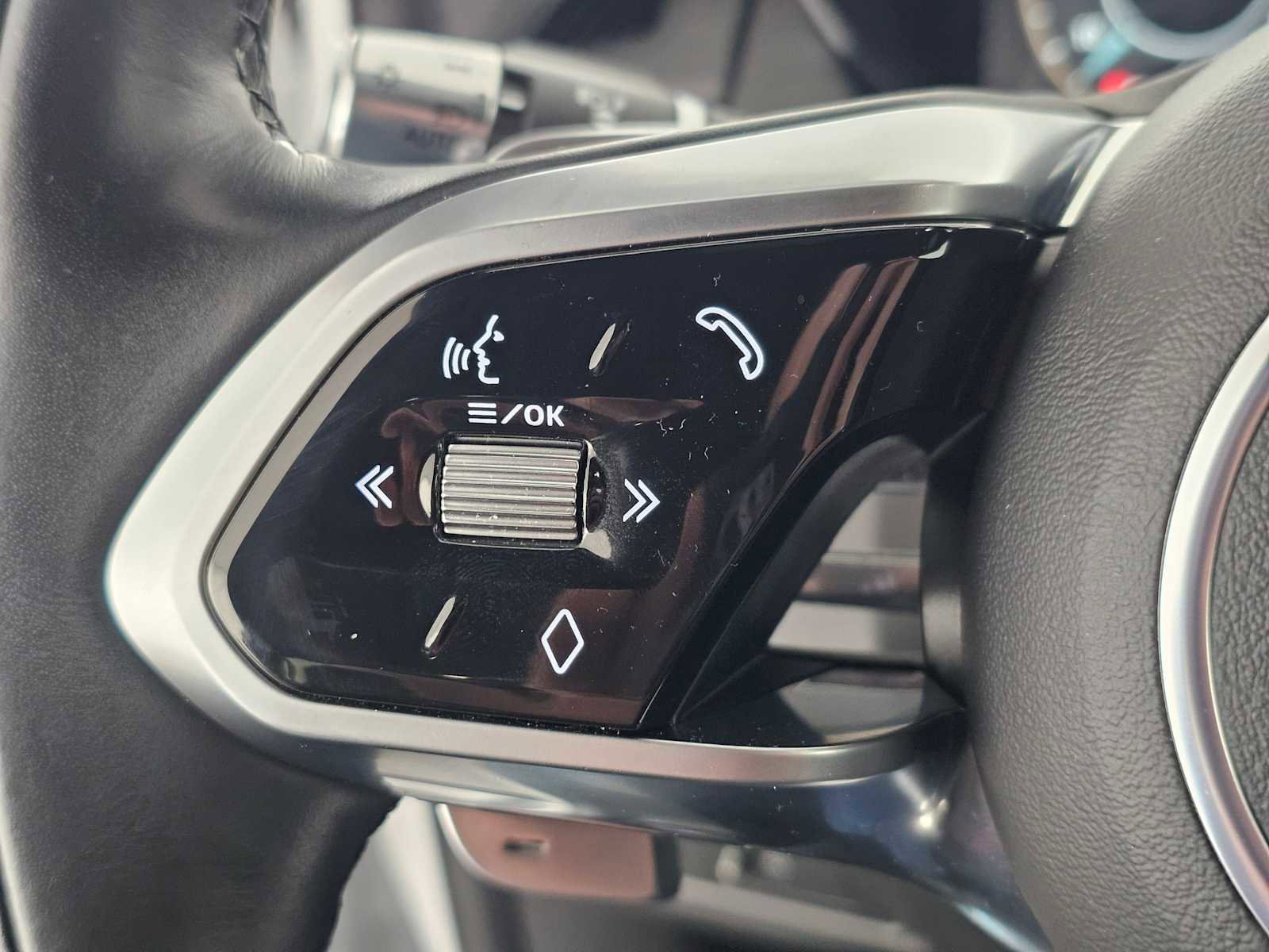 Used 2021 Jaguar E-PACE 300 Sport image 27