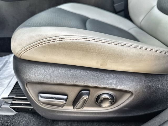 Used 2023 Toyota RAV4 Limited image 21