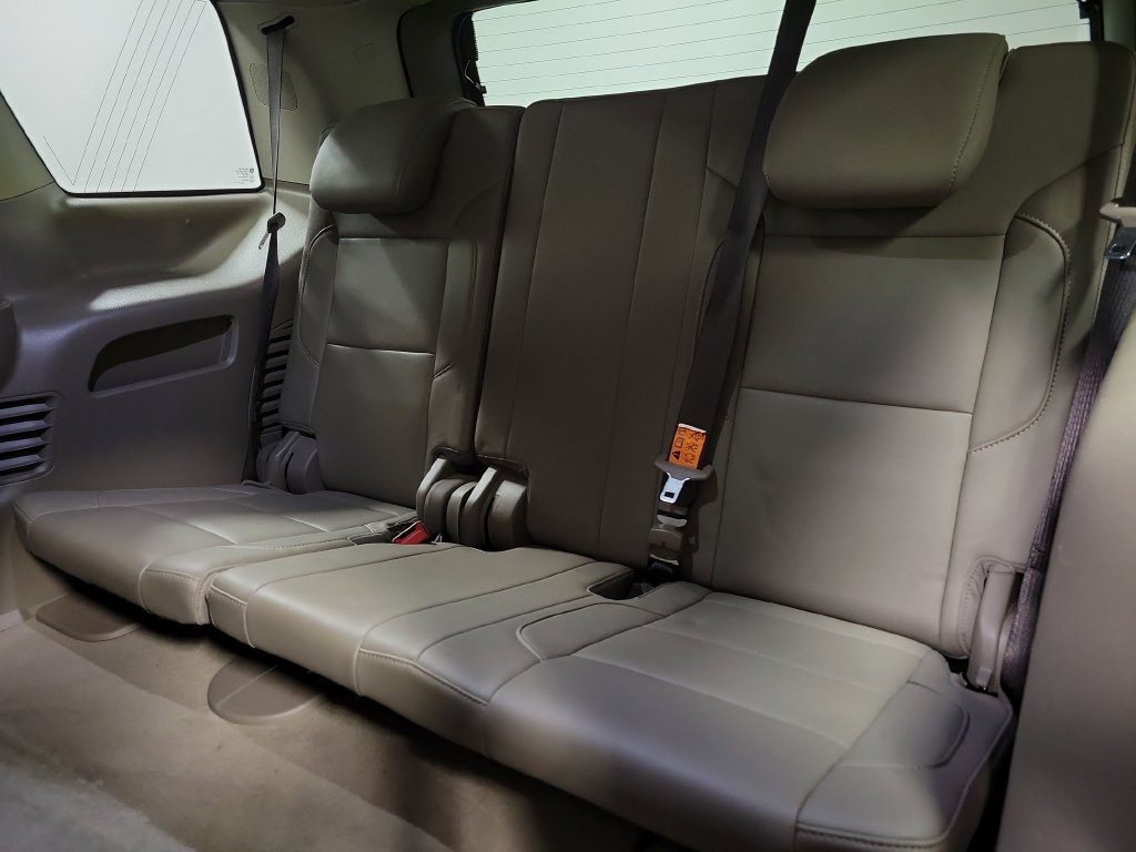 Used 2020 Chevrolet Tahoe LT w/ Luxury Package RWD image 35