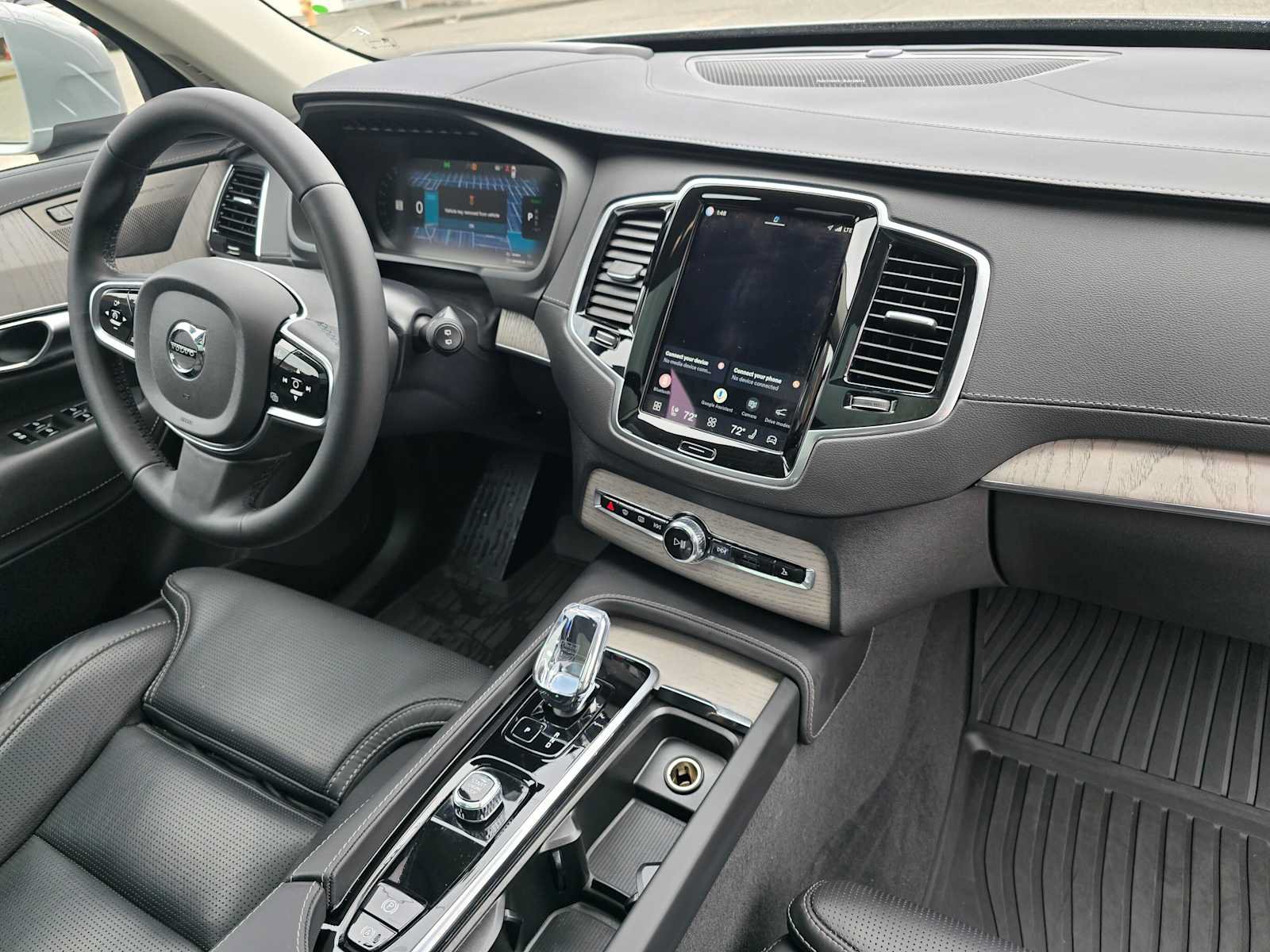 Certified 2024 Volvo XC90 T8 Ultimate w/ Protection Package Premier AWD/4WD image 10