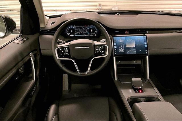 Certified 2025 Land Rover Discovery Sport S image 4