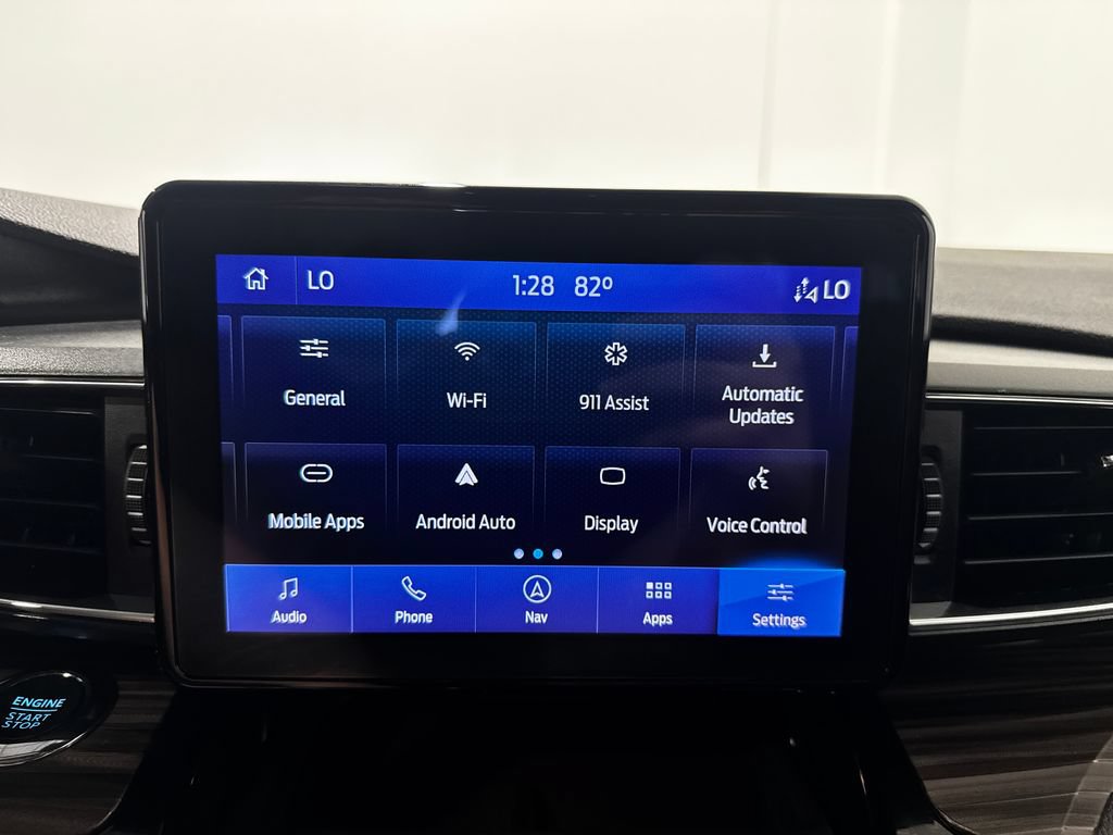 Used 2022 Ford Explorer Limited w/ Class IV Trailer Tow Package AWD/4WD image 37