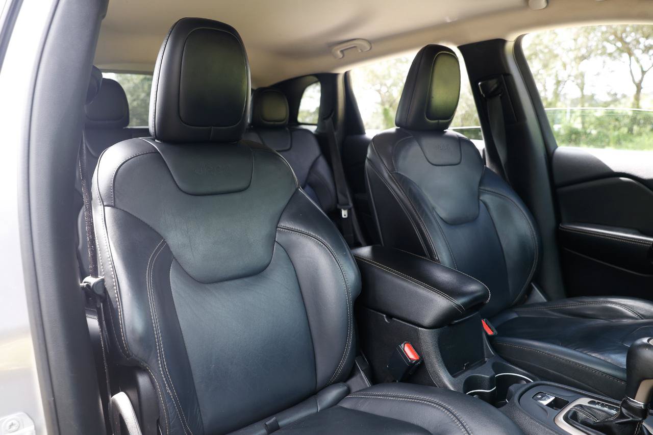 Used 2016 Jeep Cherokee Limited FWD image 18