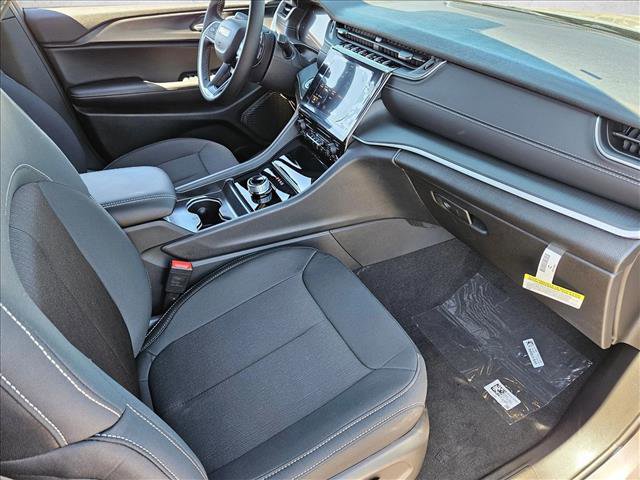 New 2025 Jeep Grand Cherokee Laredo X w/ Trailer Tow Package image 16