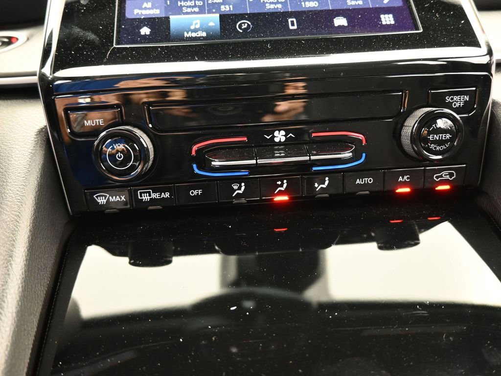 Used 2024 Jeep Grand Cherokee L Laredo image 24